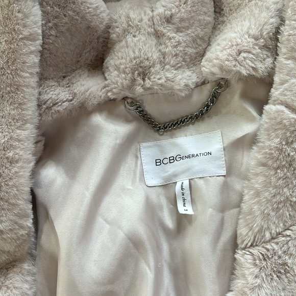 BCBG generation faux fur vest - Picture 2 of 8